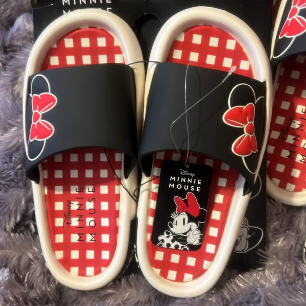Disney Minnie Mouse Sandals/ Slide- Black, Red, and White.